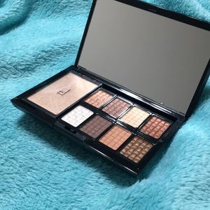 Doucce Cosmetics Freematic Eyeshadow Pro Palette